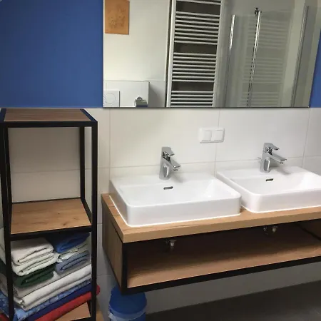 Bianca Hasler - Stallbauer Pusterwald