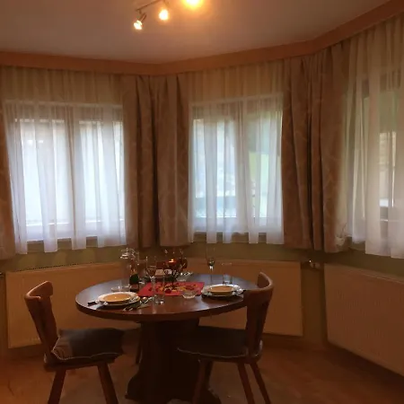 Bianca Hasler - Stallbauer *