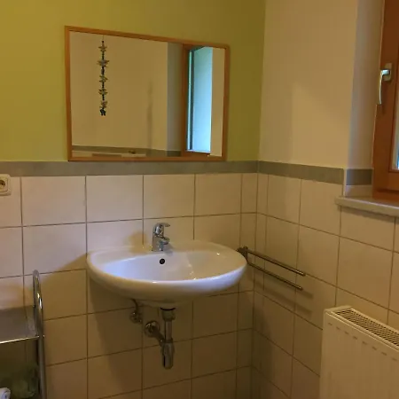 Bianca Hasler - Stallbauer Daire