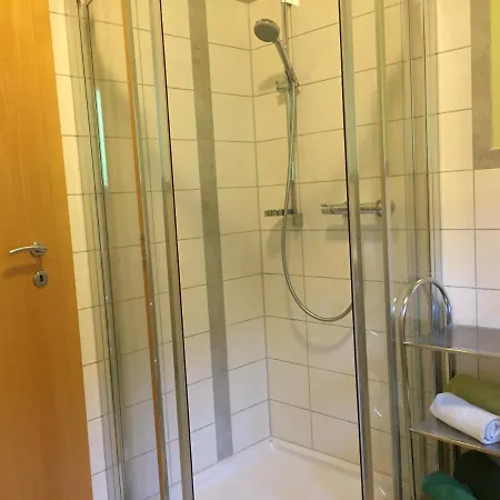 Bianca Hasler - Stallbauer Daire *