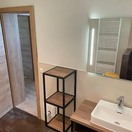 Bianca Hasler - Stallbauer *