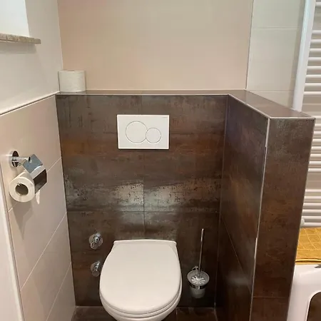 Bianca Hasler - Stallbauer Daire