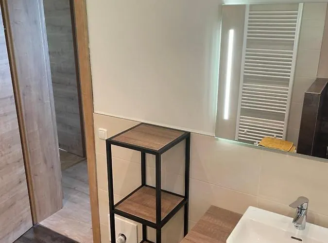 Bianca Hasler - Stallbauer *