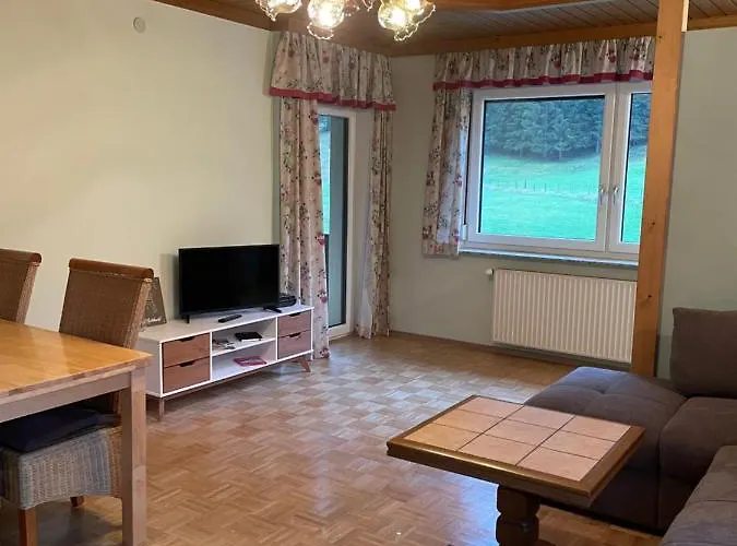 Bianca Hasler - Stallbauer Apartment